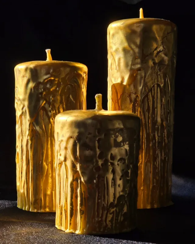 Luxurious Gold Leaf Accent