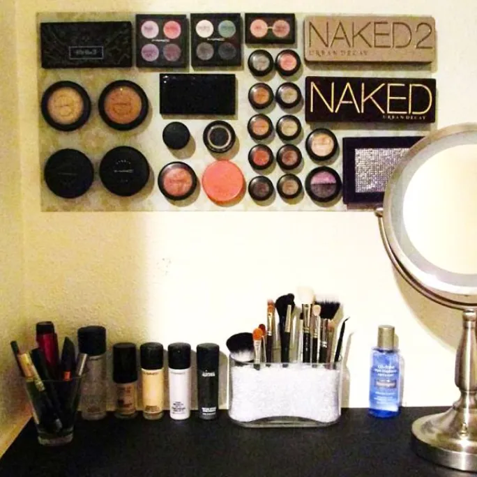 Magnetic Makeup Board