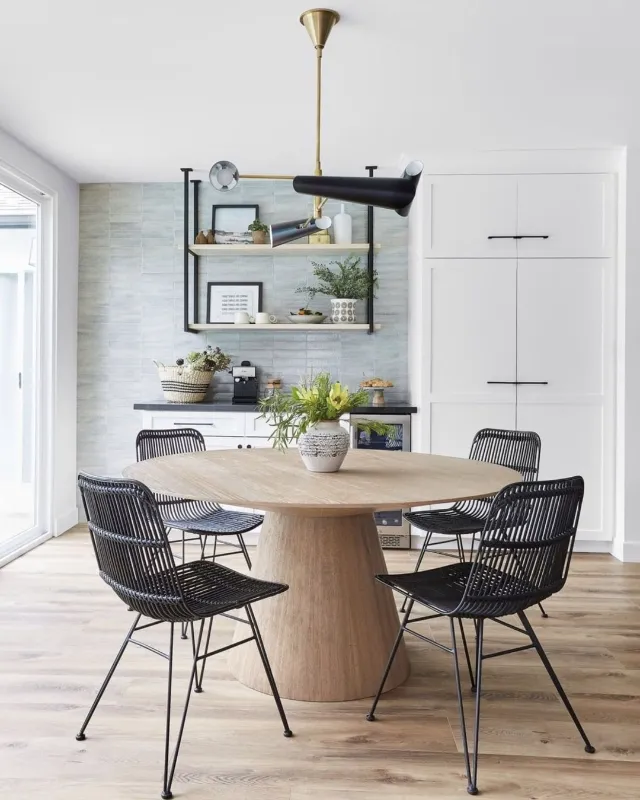 Modern Grid Photo Display