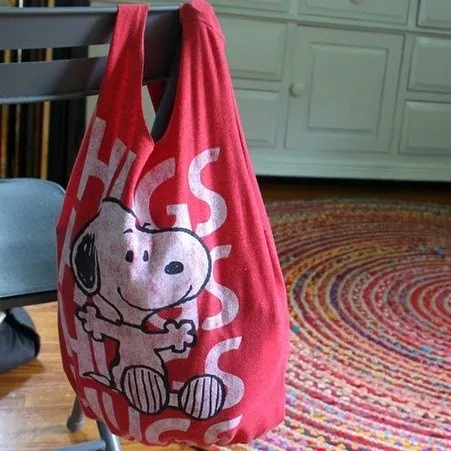 Project 12: Old T Shirt No Sew Tote Bags