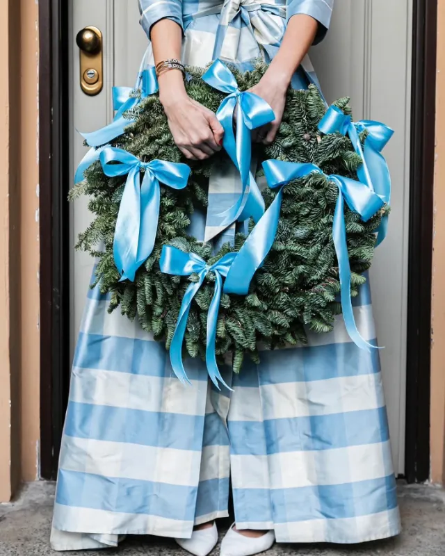 Ribbon Loop Explosion