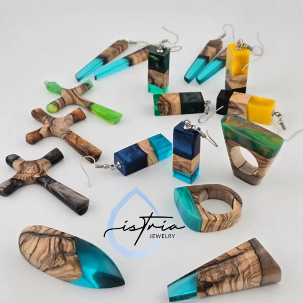 Rustic Wood Embedded