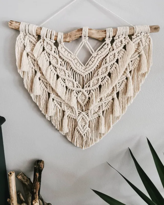 Textured Rope Wrapped Base