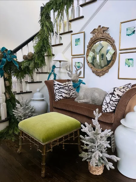 Charming Garland Accent