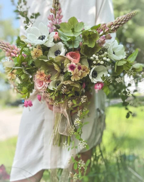 Classic Wildflower Arrangement