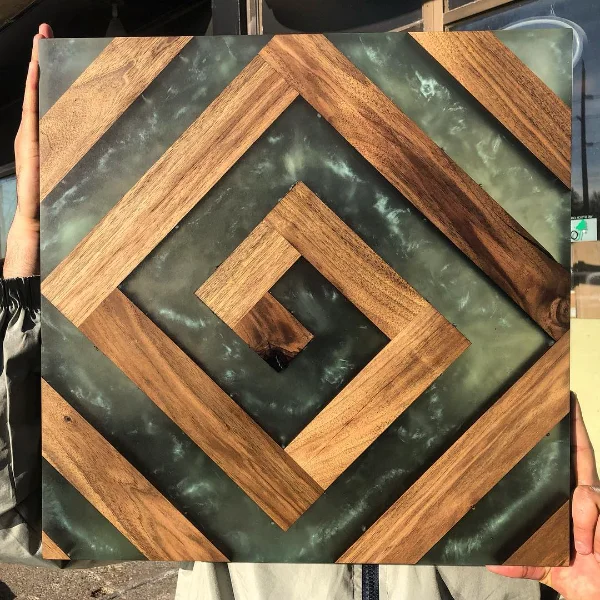 Geometric Diamond Pattern